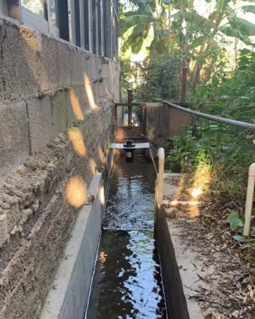 云南大理无堰槽的超声波明渠流量计用在宽度60厘米的渠道上 (1)_副本.jpg